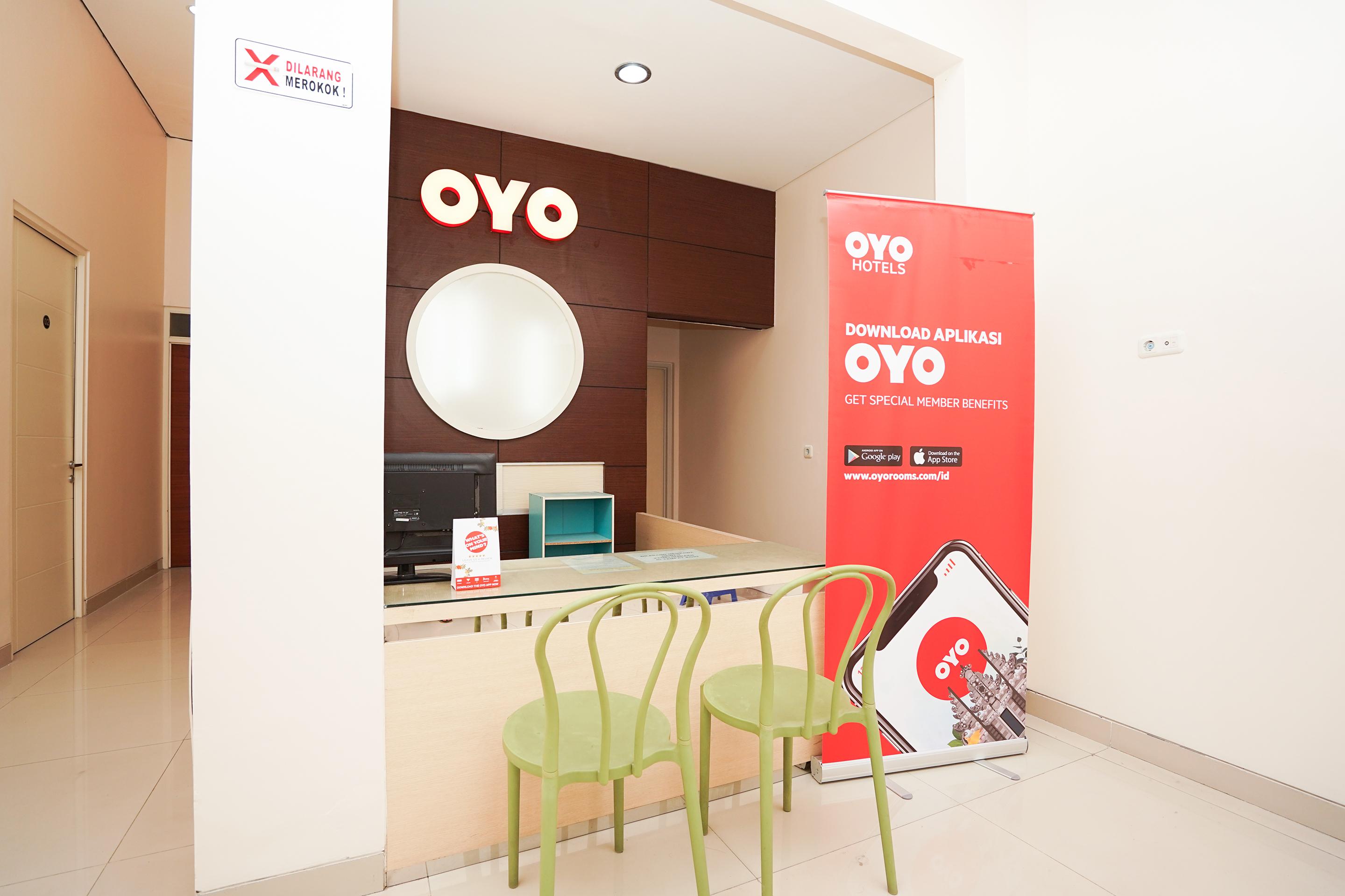 Oyo 782 Menjangan Residence At Citraland 1 Surabaya Buitenkant foto