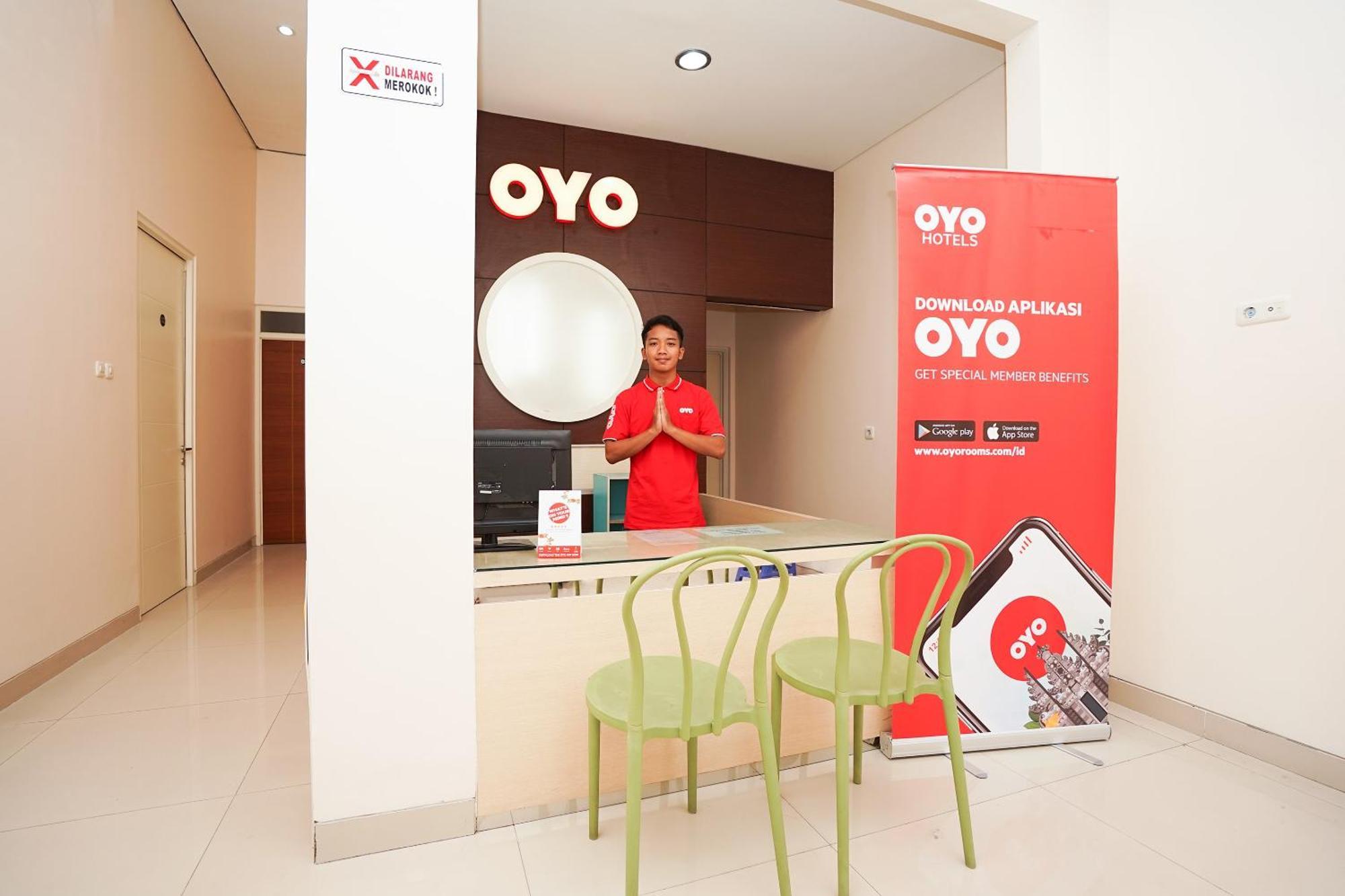 Oyo 782 Menjangan Residence At Citraland 1 Surabaya Buitenkant foto