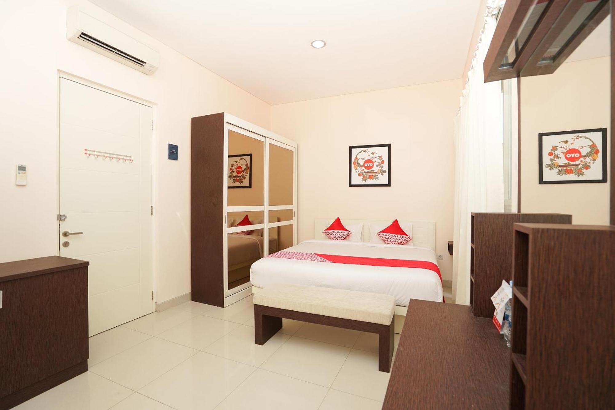 Oyo 782 Menjangan Residence At Citraland 1 Surabaya Buitenkant foto