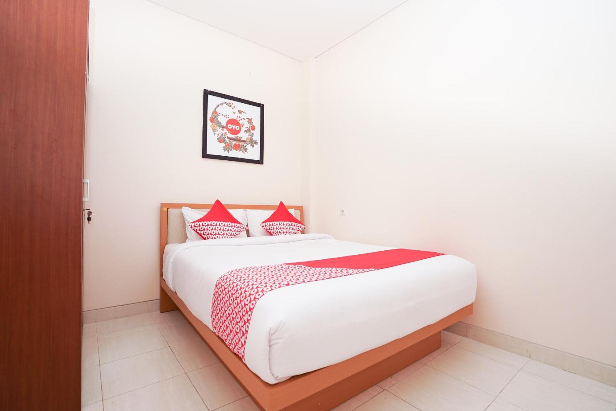 Oyo 782 Menjangan Residence At Citraland 1 Surabaya Buitenkant foto