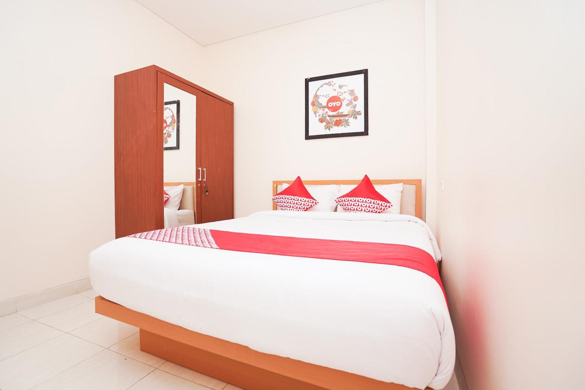 Oyo 782 Menjangan Residence At Citraland 1 Surabaya Buitenkant foto