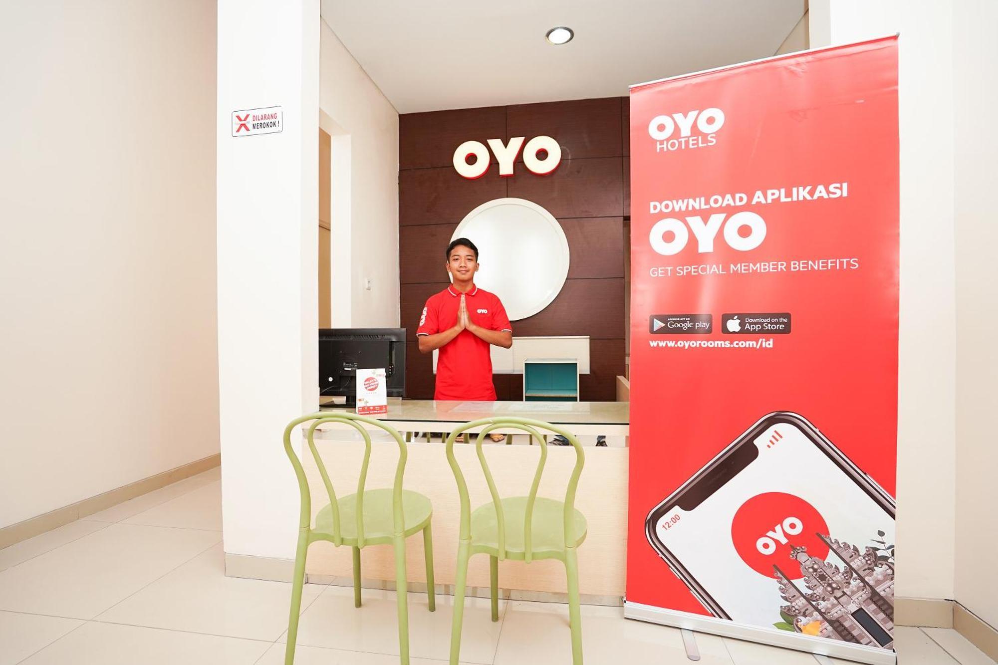 Oyo 782 Menjangan Residence At Citraland 1 Surabaya Buitenkant foto