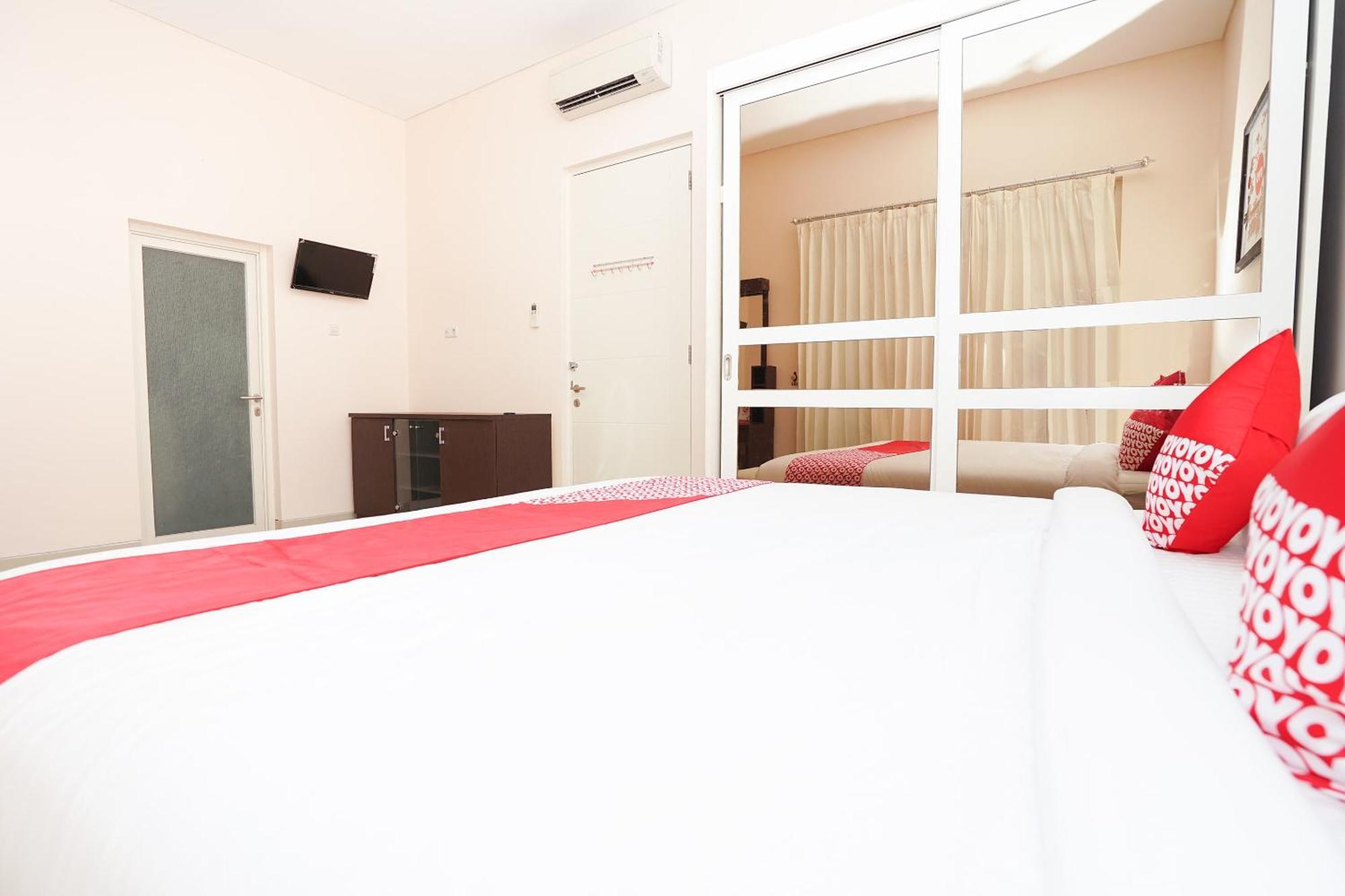 Oyo 782 Menjangan Residence At Citraland 1 Surabaya Buitenkant foto