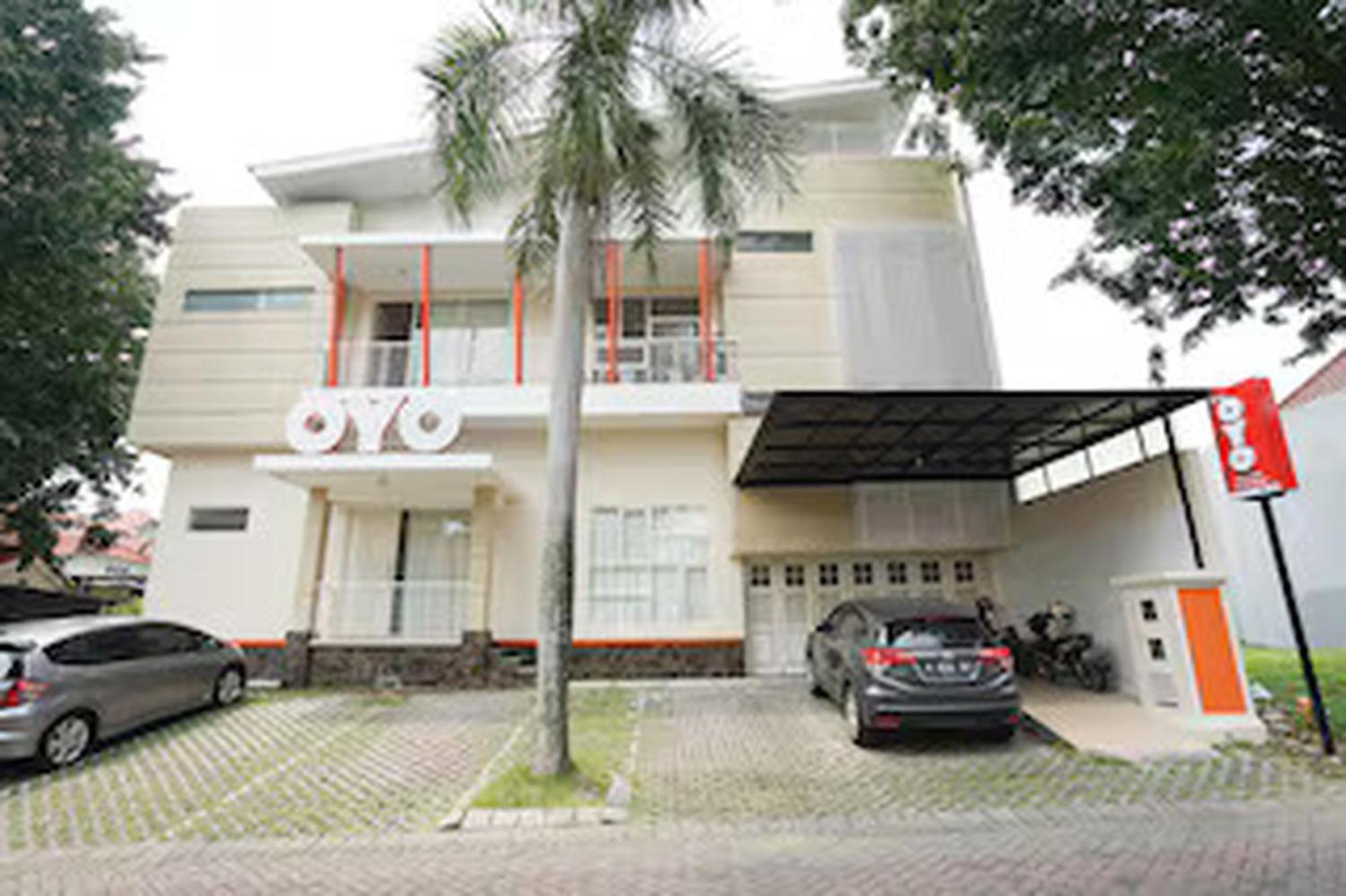 Oyo 782 Menjangan Residence At Citraland 1 Surabaya Buitenkant foto